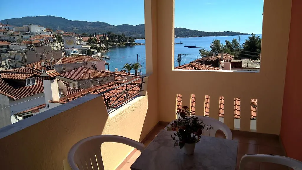 Apartament Muses Neos Marmaras